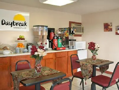 Pet Friendly hotel: Economy Inn